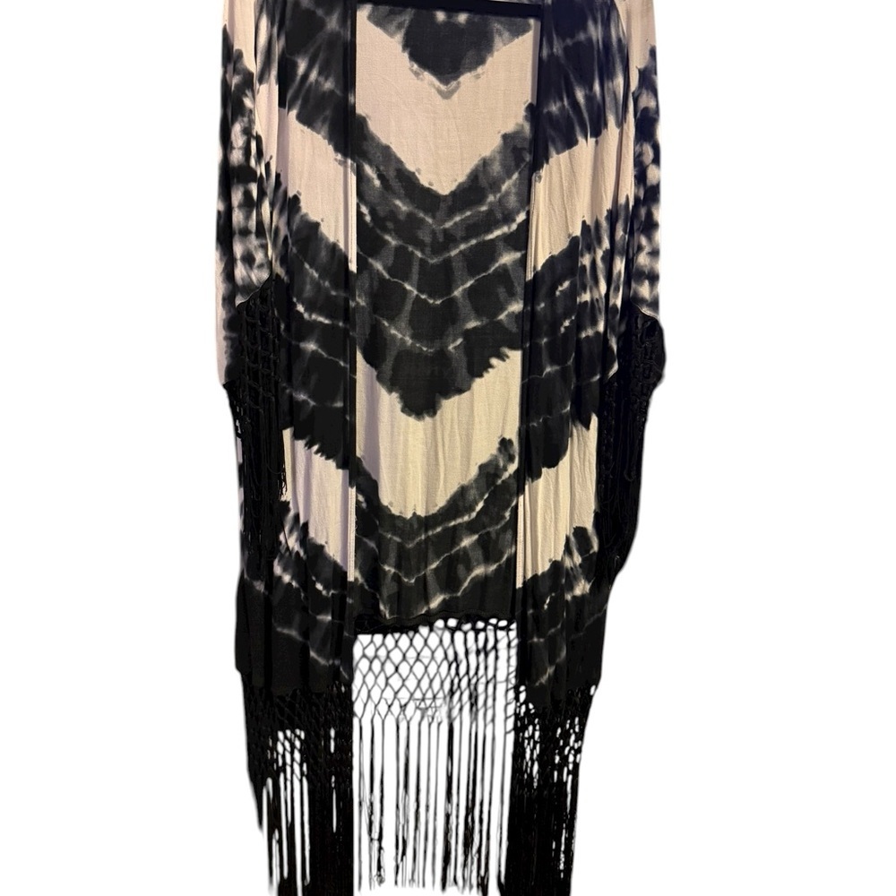 Torrid Black and Grey-White Tie-Dye Long Fringe Duster Over piece Top Sz 16/18